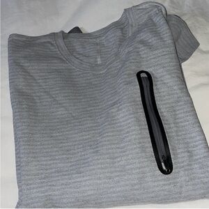 Lululemon men’s shirt/grey/SZ Small